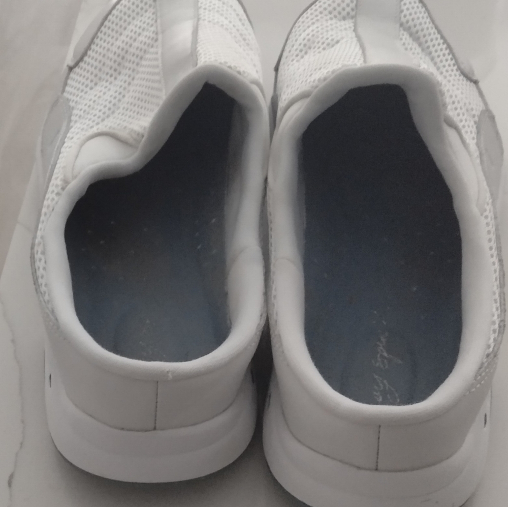 2/$22 Easy Spirit Slip ons - Picture 3 of 4